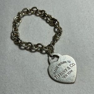 Tiffany and Co. 925 Sterling silver return to Tiffany chainlink bracelet 8.5